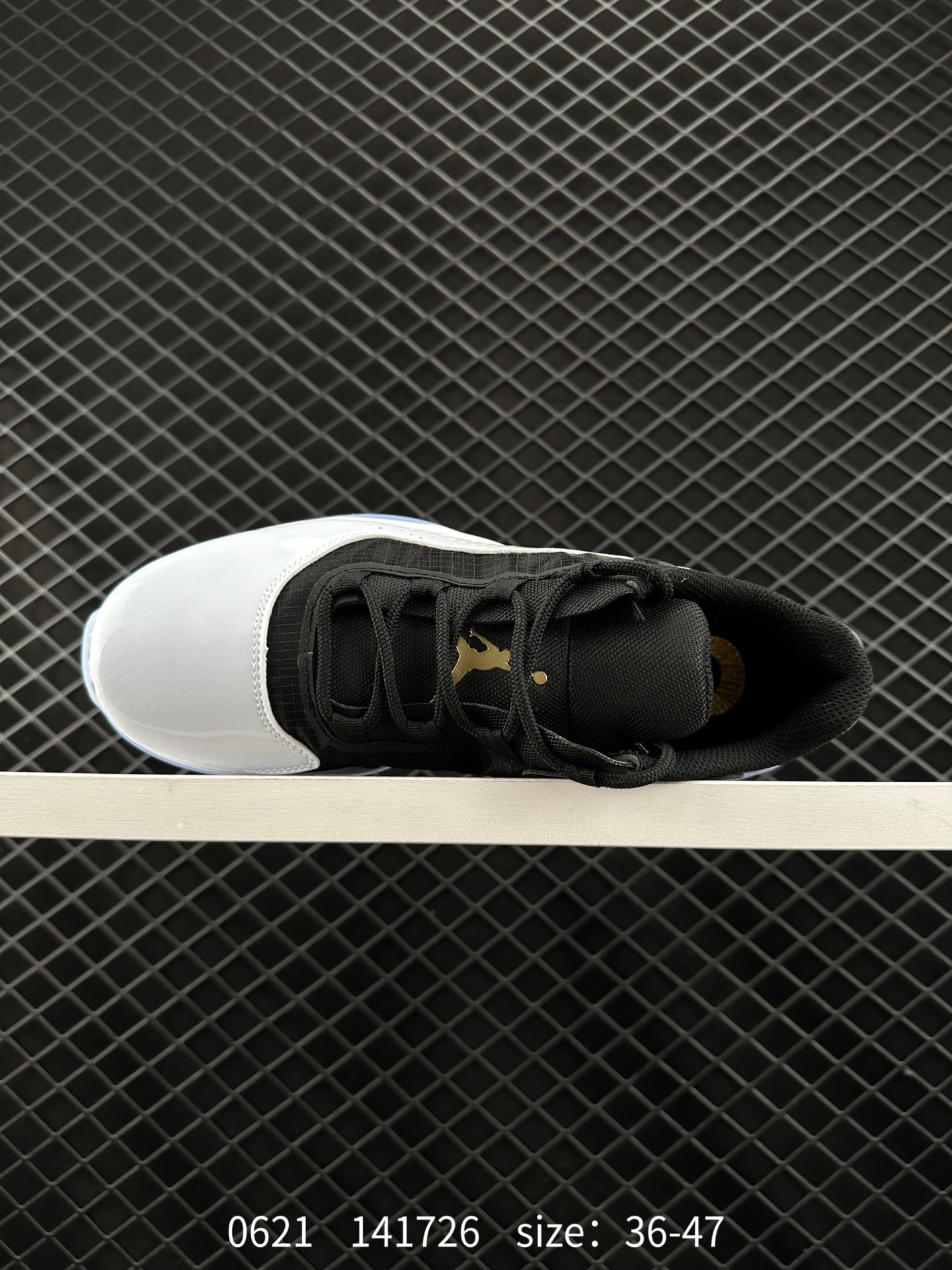 Nike Air Jordan 11 Retro Low”Concord“